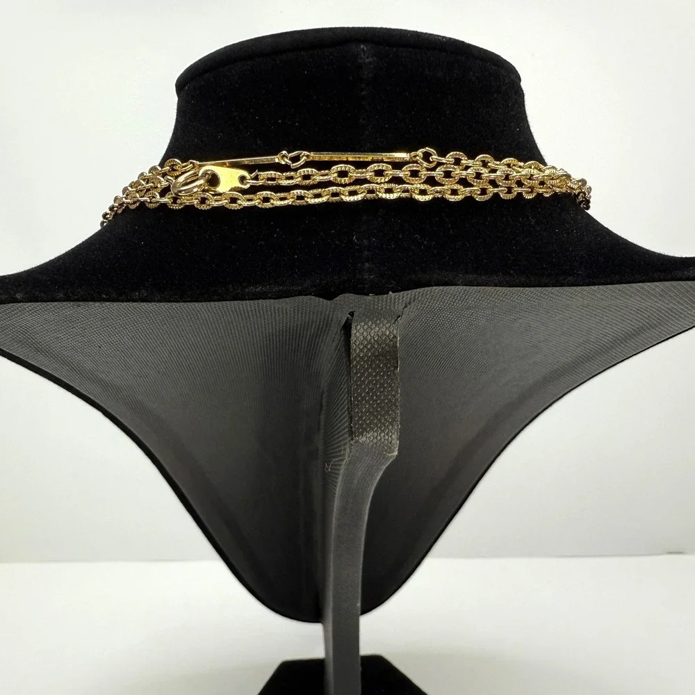 Necklace long gold